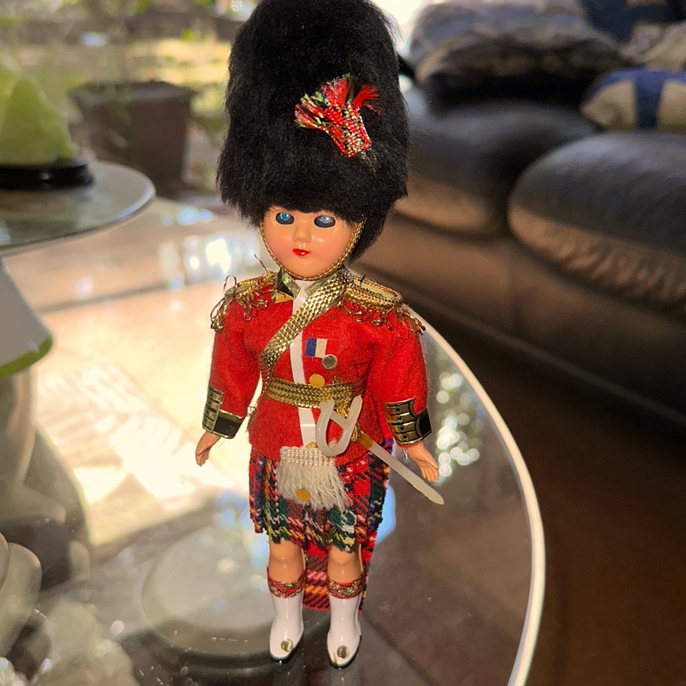 collectible doll,eyes can open